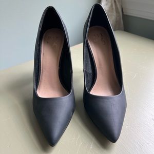 Black Pumps size 7